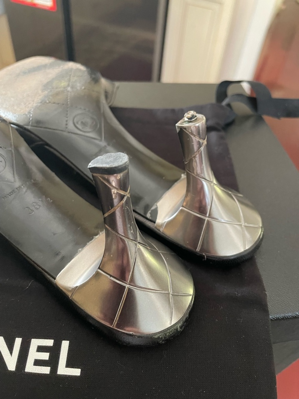 CHANEL Black Leather Open-Toe Slide Heels with a Chanel dust bag - Picture 7 of 7
